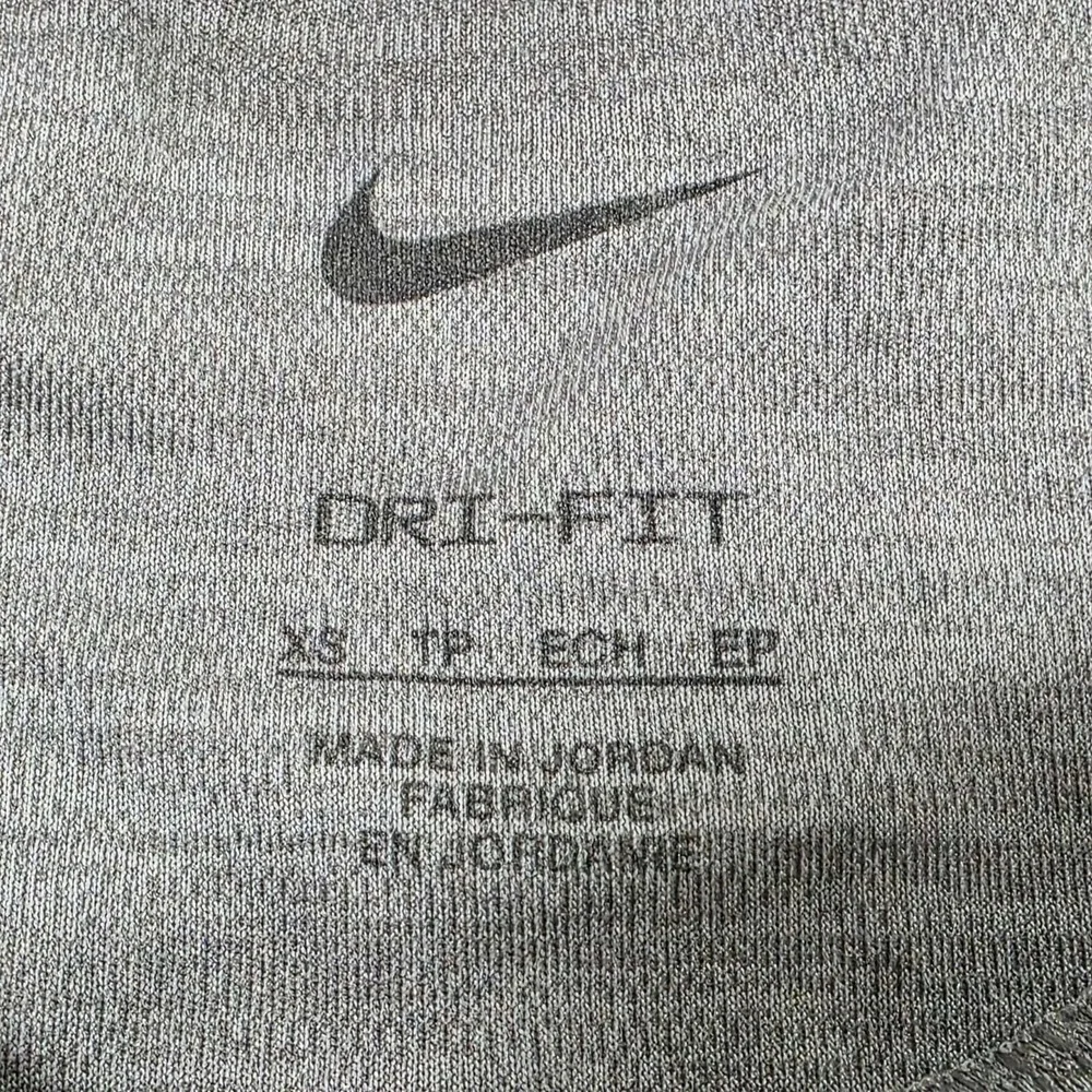 Nike Dri-FIT‎ Running T-Shirt Short Sleeve Athletic Performance Gray XS Outdoors